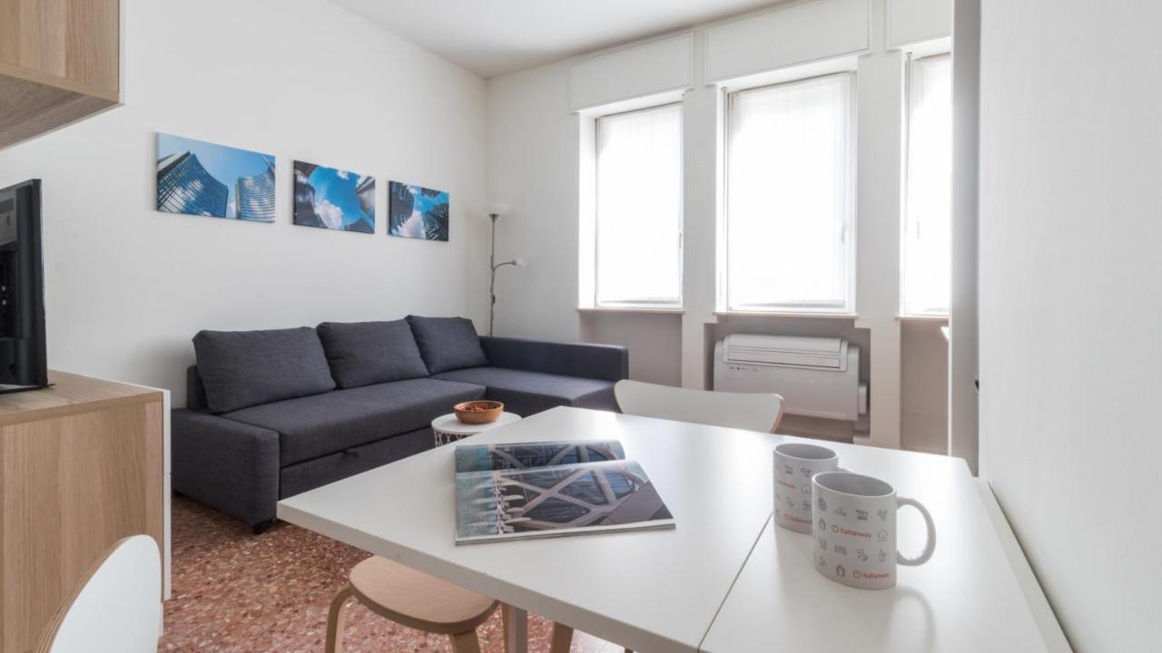 Italianway - Zara 63 Apartment Milan Bagian luar foto