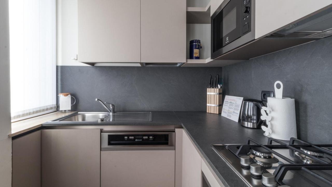 Italianway - Zara 63 Apartment Milan Bagian luar foto